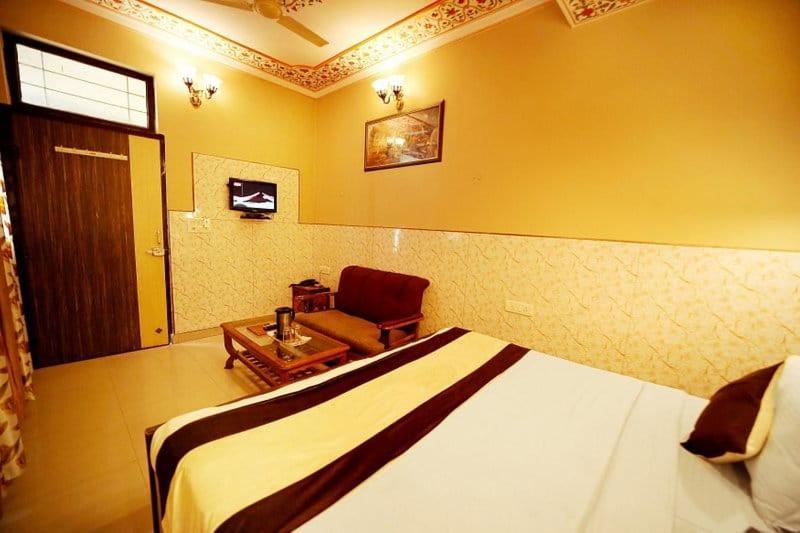 Hotel Golden Heritage Deluxe Divisione di Divisione di Jaipur Esterno foto