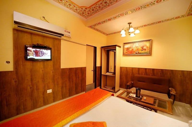 Hotel Golden Heritage Deluxe Divisione di Divisione di Jaipur Esterno foto