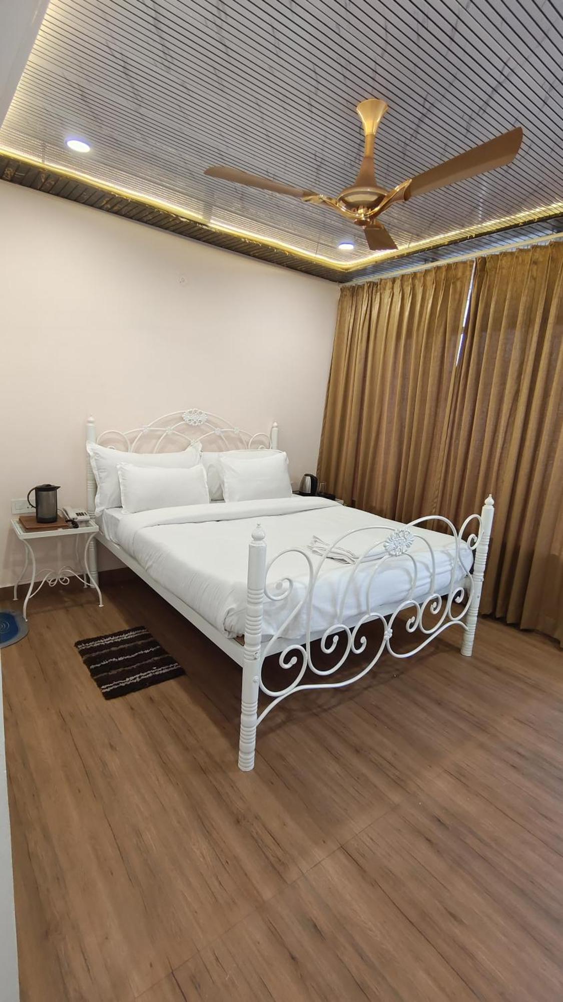 Hotel Golden Heritage Deluxe Divisione di Divisione di Jaipur Esterno foto